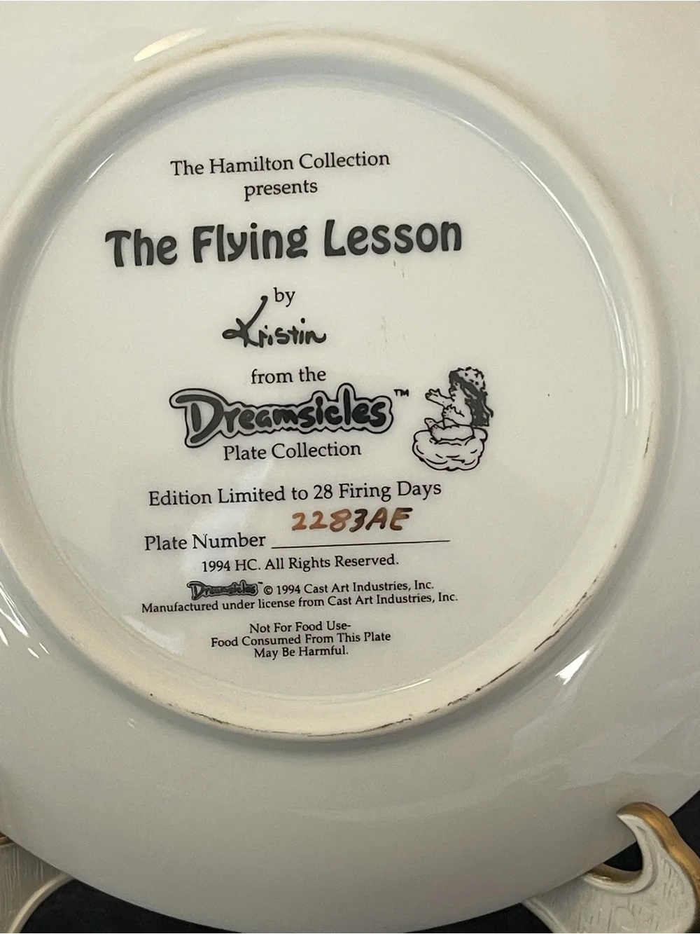 Dreamsicles Collectible 1990 Cherub Decorative Plate with Pastel Sky